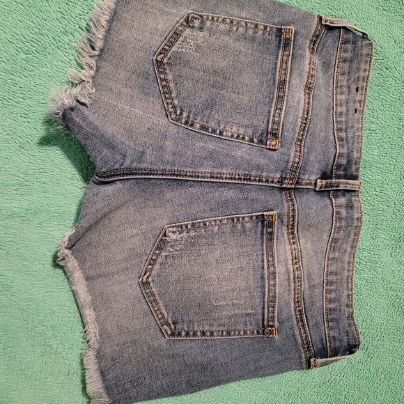 G by Guess Jean Short - Picture 3 of 3